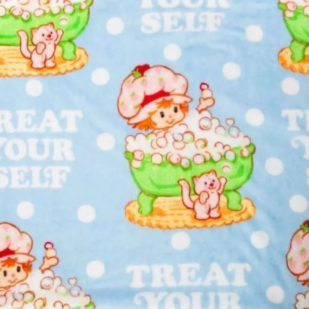 Strawberry Shortcake Throw Travel Blanket Soft Touch Treat Yourself 40inx50in ne